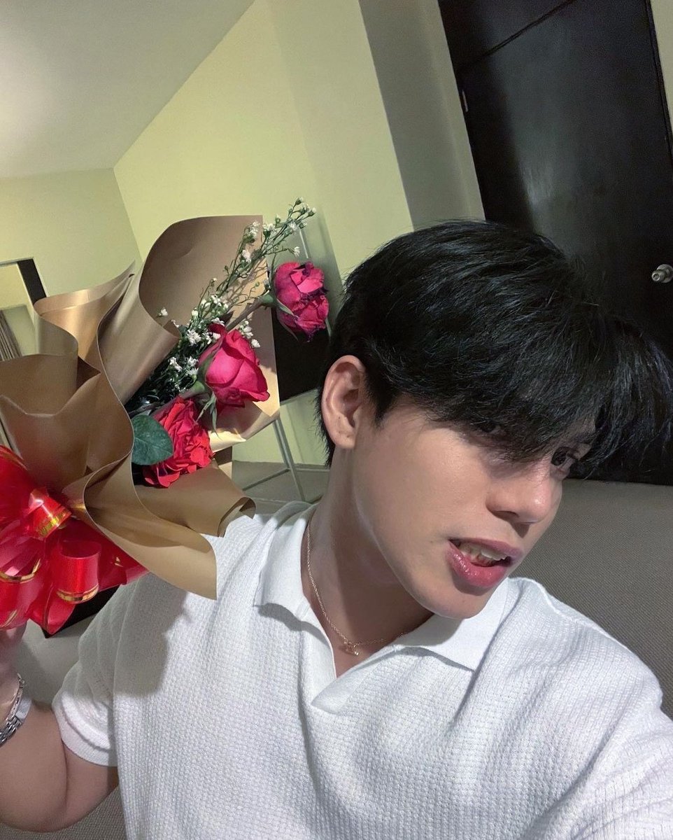 perhaps_stlvstr's tweet photo. Flowers

- a few twts Kentell imagine (Valentines special)

#Kentell #Kentellverse https://t.co/AcYawilxxN