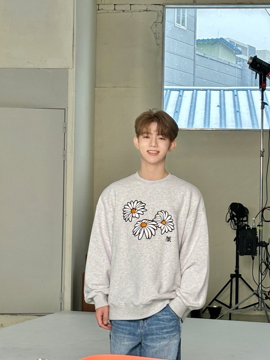 zhangrose_'s tweet photo. happy hearts day 💗 https://t.co/LhzmJ015kF