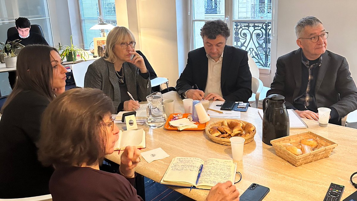 📢 Lancement du Séminaire <a href="/Lisa_LabSante/">Lisa</a> - OCIRP !

Un débat enrichissant, organisé en plusieurs séances, sur la 𝗣𝗼𝗹𝗶𝘁𝗶𝗾𝘂𝗲 𝗱𝗲 𝗹'𝗮𝘂𝘁𝗼𝗻𝗼𝗺𝗶𝗲 : 𝗮̀ 𝗿𝗲́𝗻𝗼𝘃𝗲𝗿 𝗱𝗲 𝗳𝗼𝗻𝗱 𝗲𝗻 𝗰𝗼𝗺𝗯𝗹𝗲.

Première session dans les locaux de l'#OCIRP et en