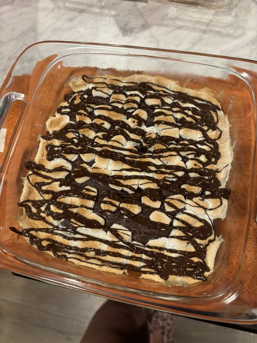 baking s&rsquo;mores brownies at 2am lol https://t.co/vMTAarMPJH<a href="/tag/berserk"class="tags"><span>#berserk</span></a>