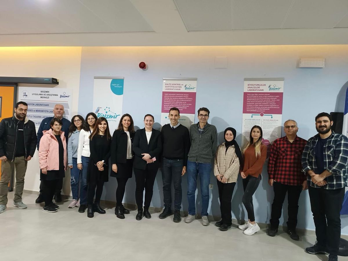 Bioİzmir Araştırma Merkezimizde TS EN ISO/IEC 17025 ''Deney ve Kalibrasyon Laboratuvarlarının Yeterliliği İçin Genel Şartlar'' eğitimimizin 1.bölümünü 9 Şubatta gerçekleştirdik. Eğitim veren TÜRKAK denetçimiz Şerife Kahya’ya çok teşekkür ediyoruz.