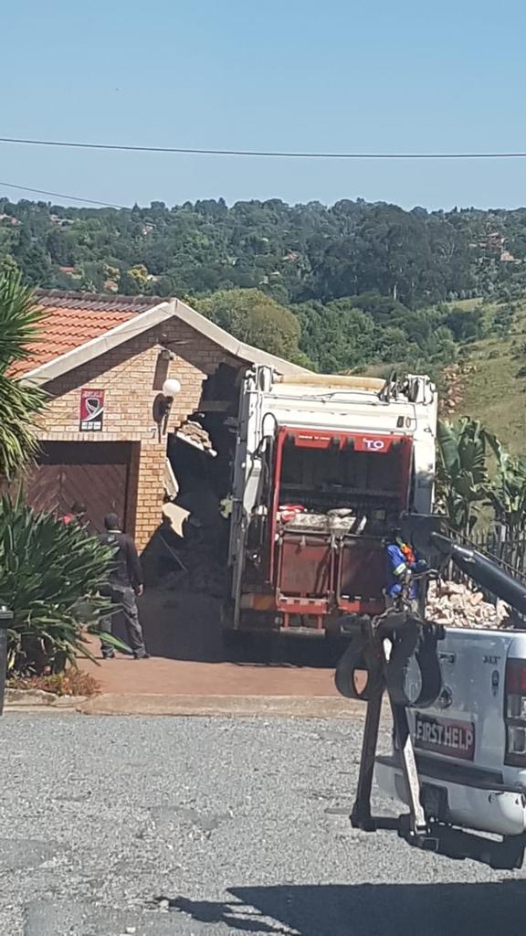 Pickitup serious about collecting bins in Helderkruin today.