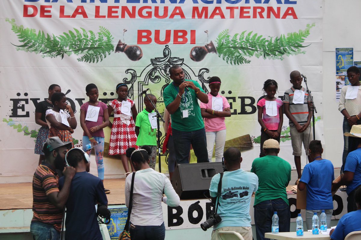 AEbobe's tweet photo. Flash back, ëvóvë/ëbóbë 2019 en #Bososo. 
Concurso infantil, 😊😇

#EvBe #LenguaMaterna #Bubi #DiaInternacional #LenguaBubi #ConcursoInfantil #ComservacionLengua #ëvbë2019 #Bososo2019 https://t.co/eYJQTtqL5b