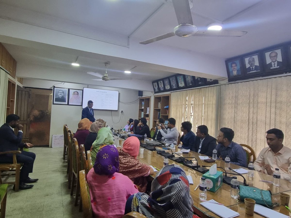 AKMSaifulIslam7's tweet photo. Presented “Applications of Remote Sensing: - Environmental monitoring - Land cover classification - Disaster response and management” at the Soil Resource Development Institute (SRDI), Farmgate, Dhaka. #srdi #iwfm #buet https://t.co/7wDQRTxiiE