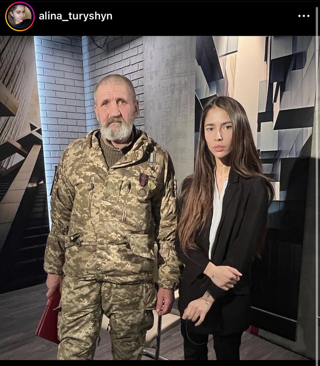 idynaxyj777's tweet photo. Історія про те як звільнений за віком ВІЙСЬКОВИЙ ПРОСИВ МИЛОСТИНЮ В ПЕРЕХОДІ БЛЯТЬ.

61-річний Віталій Лашевич просив кошти на ліки. Він був у військовій формі. Як виявилося,
Віталій - колишній військовий 205 батальйону
Територіальної оборони. https://t.co/1ko2jsujt1