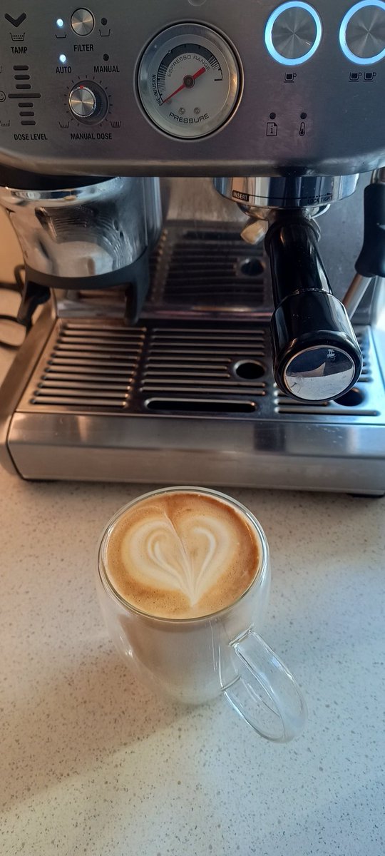 Bigandroid67's tweet image. Today is the day for my annual apology to the postie for the excessive number of Valentines cards they will have to carry to my house addressed to me ❤️❤️❤️❤️😜😂 #notone