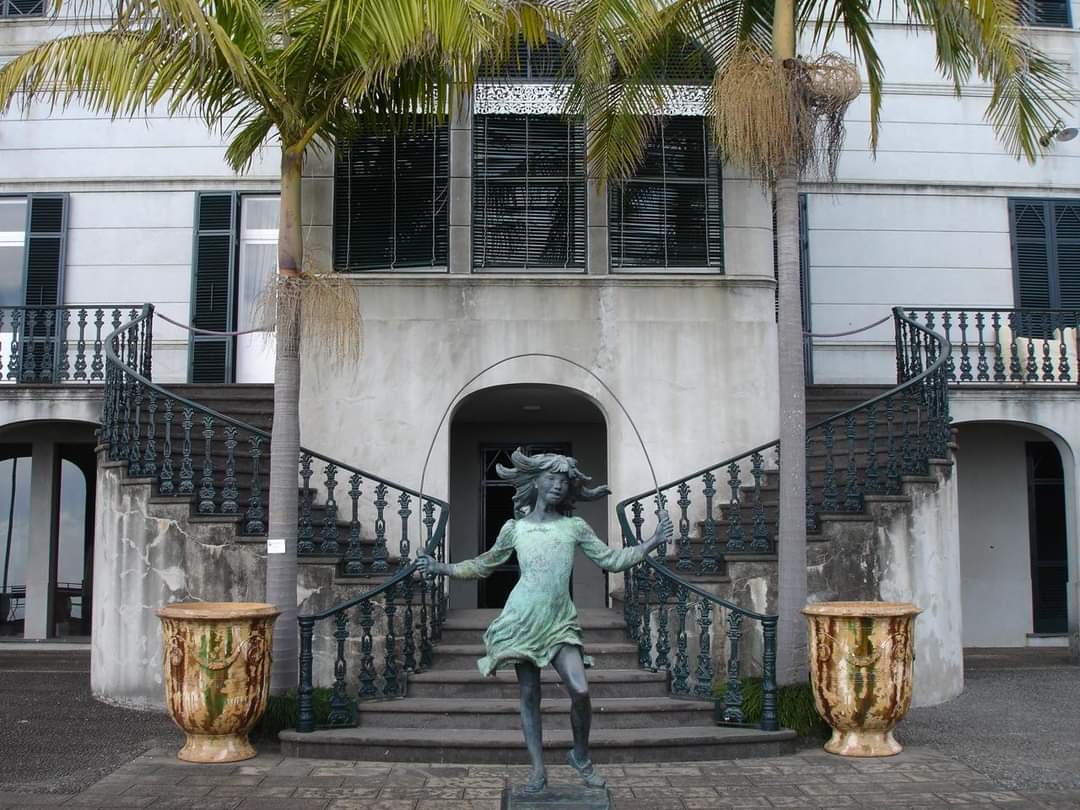 skymanuelima's tweet image. Em 1987, José Berardo, comprou esta Quinta do Monte e, por sua vez, a doou à Fundação que o próprio fundou e à qual deu o seu nome. Foi assim que nasceu o (Monte Palace Tropical Garden). #Quinta_do_Monte #JardimTropicalMontePalace #Fundação #JoeBerardo #Monte #Funchal #Madeira 🇵🇹