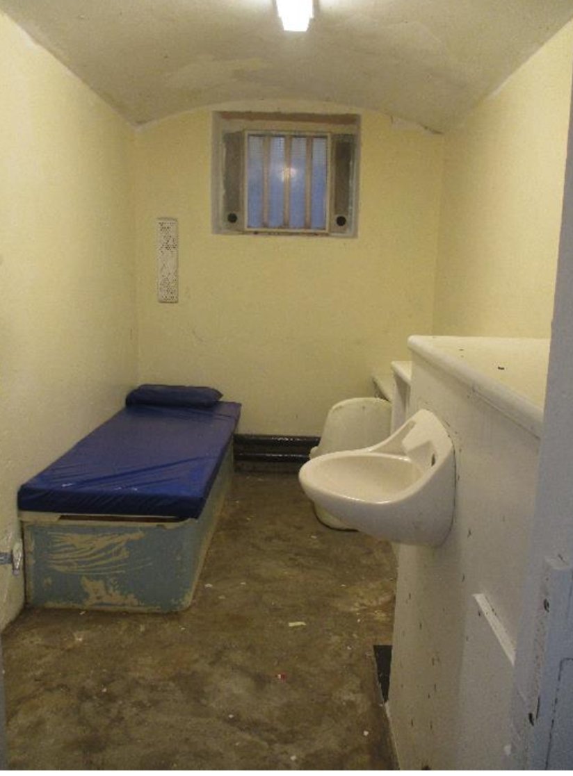 A savage report into disgraceful conditions at  HMP Bedford published by Inspectors today. Battered staff, invisible leadership, desperate, idle prisoners, disgusting environment. And this is a place *already* in special measures. You won't care until you're the next victim.