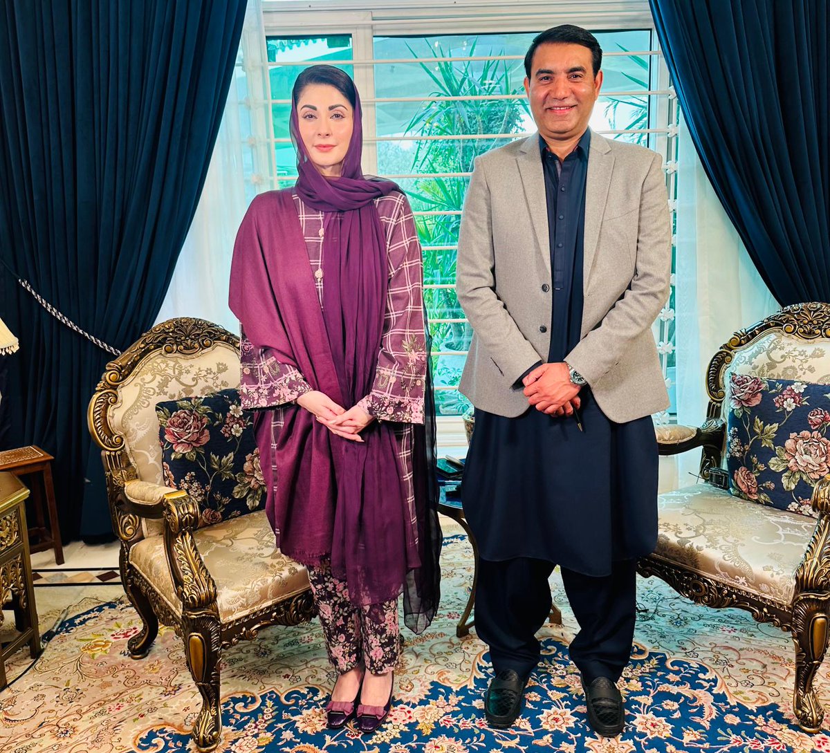 مریم نوازصاحبہ عکس نواز ثابت ہوں گی، انہوں نے پہلا حکومتی عہدہ سنبھالا ہے، اس عہدے میں ان کا واحد مقصد عوام کو ریلیف فراہم کرنا ہے، پانچ سال بعد مریم نواز صاحبہ کی کارکردگی کی دوسرے صوبوں میں مثالیں دی جائیں گی،اللہ ان کی مدد فرمائے، آمین