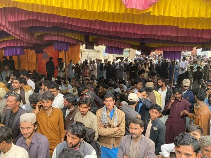 FidaUmrani4's tweet photo. آج ساتویں روز بھی آر او آفس کے سامنے عوام انصاف کے  منتظر 
#PB14 #ECP @MediaCellPPP @BBZFans @ECP_Pakistan @OfficialDGISPR https://t.co/wd8tQmwWir