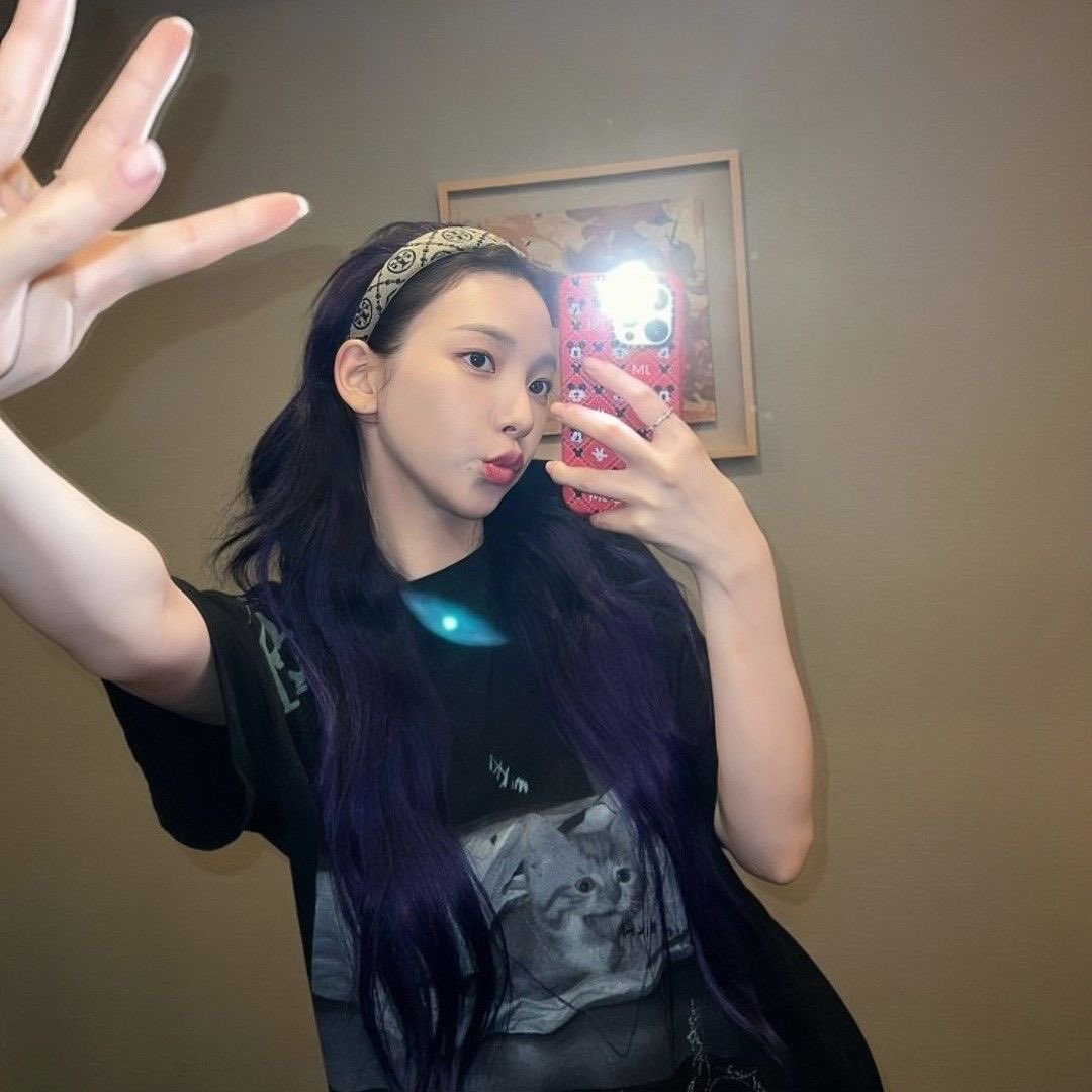 sanairl's tweet photo. karina and her cat shirt collection.. https://t.co/O7y5Y9UNBv