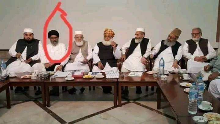 MShuja_Khan's tweet photo. وحدت مسلمین کے ساتھ اتحاد کی خبر پر شیعہ سنی مذہب کارڈ نکال لیا گیا۔۔۔نا شیعہ نا سنی صرف پاکستانی

کسی بات میں نہیں آنا کسی تفرقے میں نہیں پڑنا۔۔!!! https://t.co/IsgnXbEFEz