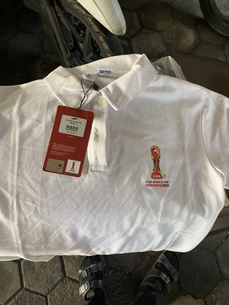 Capres kalau gak ada anak bola juga… aduh, kasihan dah.

Jangan sepelekan anak bola..