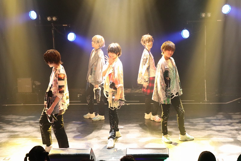 teichikujpop's tweet photo. 【Pipping Hot（ピピンホット）】
LIVE REPORT🕺🏻

#ガルポニュース に登場❤️‍🔥2/12(月祝)に東京・初台DOORSで行った模様をお届けします🔔要チェック🧐
📝Pipping Hot 3rd ONEMAN LIVE ～SHINING!!!!!～
https://t.co/h2YNXz5SK9
📝Pipping Hot FINAL ONEMAN LIVE ～5EVA～
https://t.co/DrhHSOuOYi https://t.co/RDXw4S1xh0