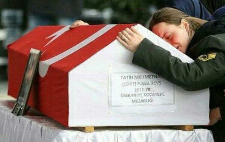 gokborudiyorki's tweet photo. Vatan aşkı için yarım kalan aşklar var!

14 Şubat #SevgililerGünü'nüz kutlu olsun. https://t.co/VKIh86GnqL