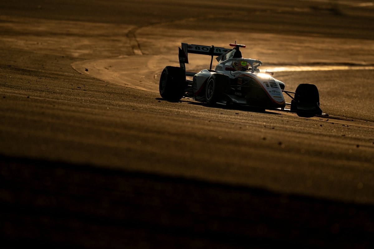 MariBoya64's tweet photo. Test @Formula3 PRE temporada completado en🇧🇭, junto @CamposRacing ‼️
Muy contento del test, motivado y preparado para empezar en dos semanas👊🏽
#vamoss
•
📸 @jamesgasperotti @f1joan
•
#mb64 https://t.co/FdIu114V3k