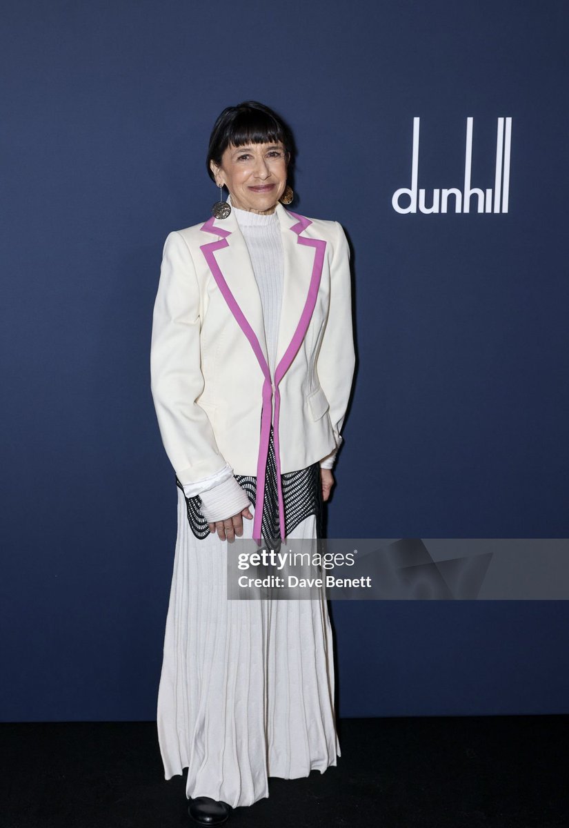 #KathrynHunter <a href="/PoorThingsFilm/">Poor Things</a> for the #dunhill #bsbp Pre-BAFTA party | #makeup using <a href="/suqqu_official/">SUQQU official</a> | Hair by Chris Long