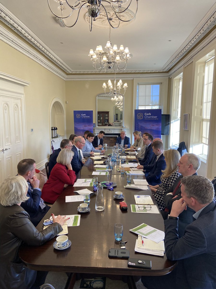 CorkChamber's tweet photo. Welcomed @simoncoveney TD
Minister for Enterprise, Trade&amp; Employment to @CorkChamber HQ with reps from across the region.Items discussed included sustainability; #Cork’s potential as offshore energy hub; housing; lands for industrial development, public transport #representingyou https://t.co/JIeGNhgeZs
