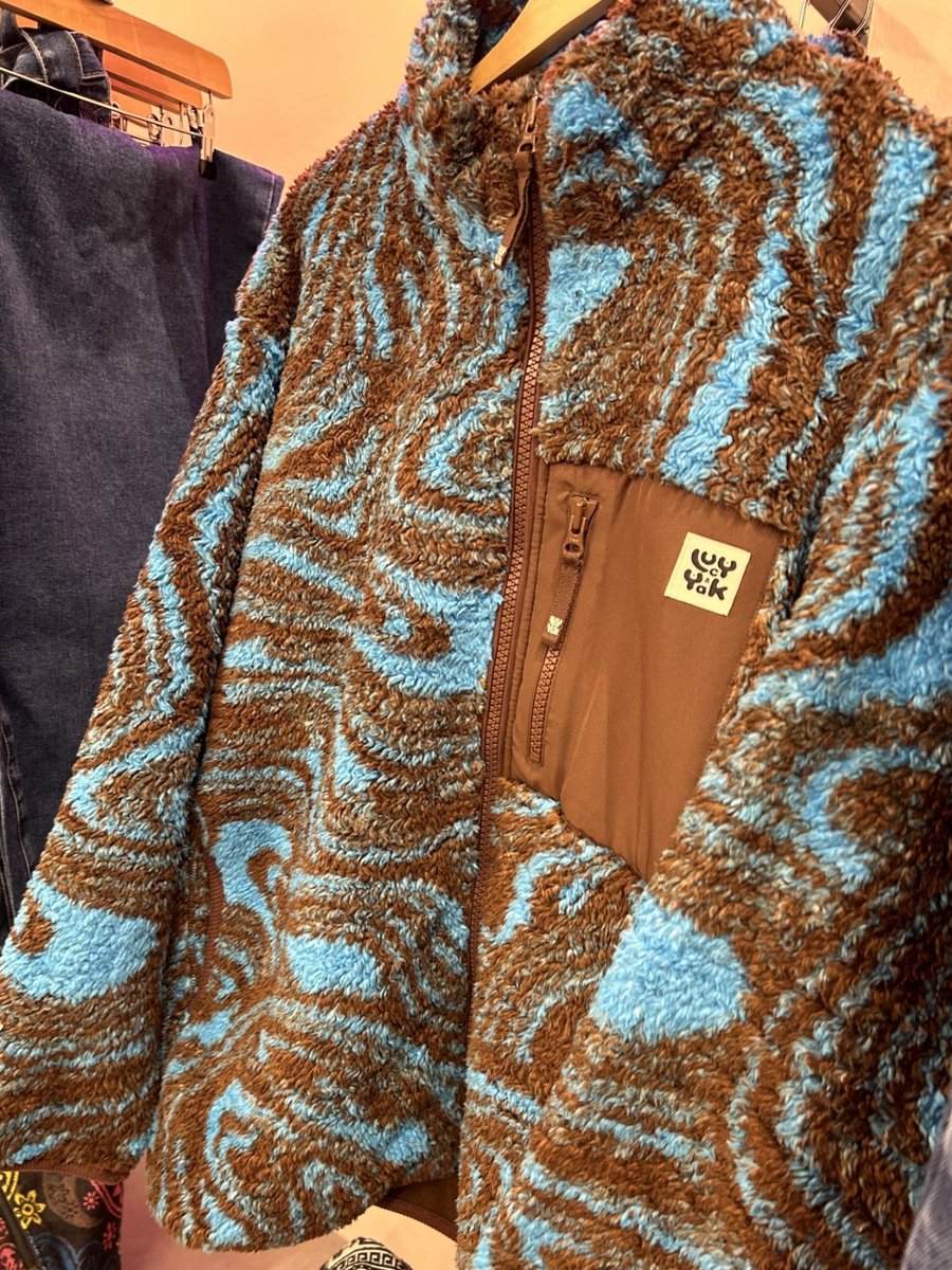 🌸 Hello Spring! 🌷

<a href="/LucyandYak/">Lucy & Yak</a> just dropped their fresh and fabulous spring collection 🌼 

Get ready to add a pop of colour and joy to your wardrobe with their latest styles✨ 

Visit them at 33 Royal Arcade!

#lucyandyak #morganquarter