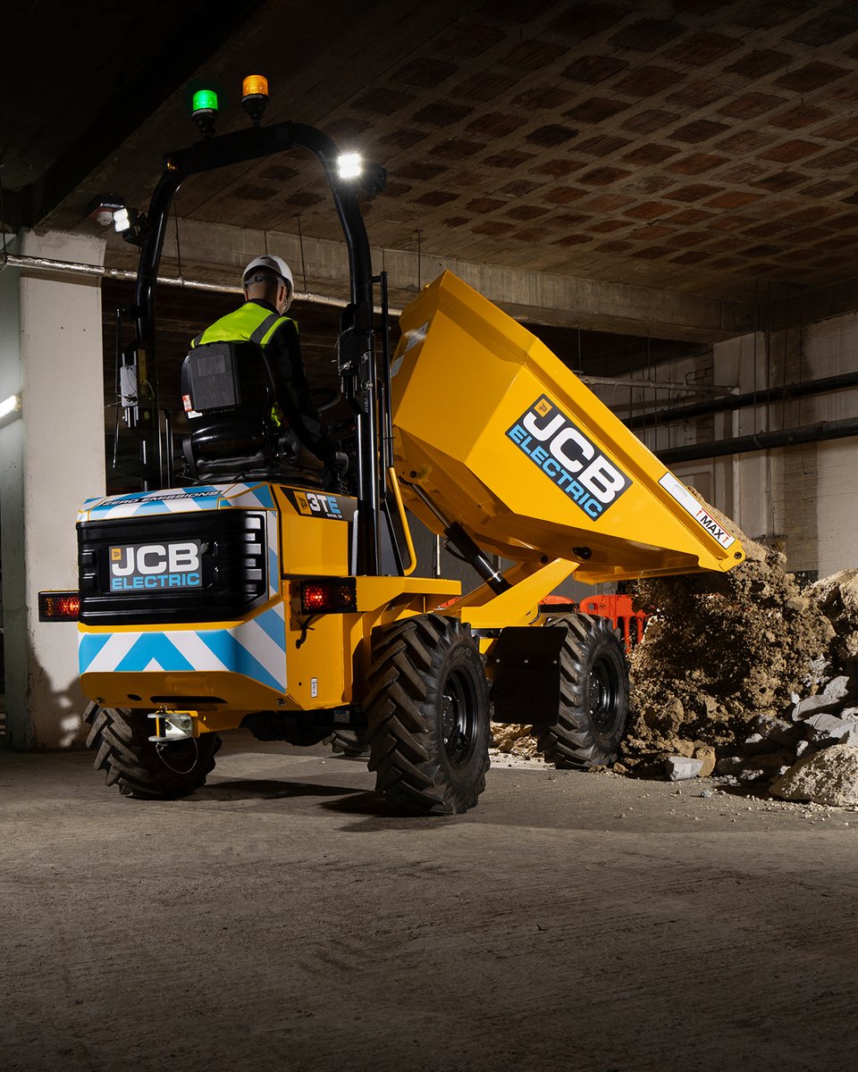 jcbfrance's tweet photo. Choisissez l'équipement de construction de demain. Découvrez le nouveau dumper électrique #JCB 3TE. 
Faites-nous part de votre intérêt : https://t.co/rc8qNwllHu
#SwitchToZero https://t.co/ij8SMhkwlS