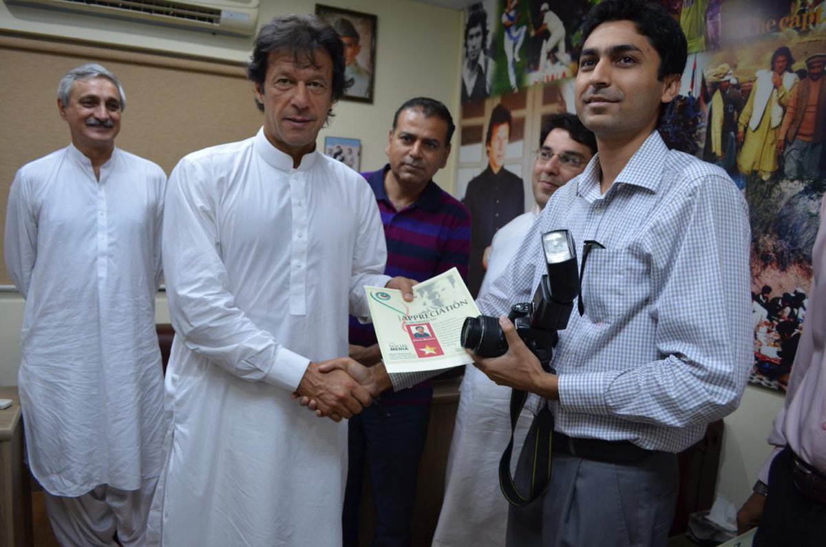 ahsanmansoor's tweet photo. Same. Parted ways with PTI on the eve of 13 Aug 2014 when the march started. Got clear on where IK was heading. And I was not just a supporter, I worked for them when it was called a tonga party (2006-09). Got inclined towards PMLN after seeing their delivery in 2017. https://t.co/i3Si57f7Nl