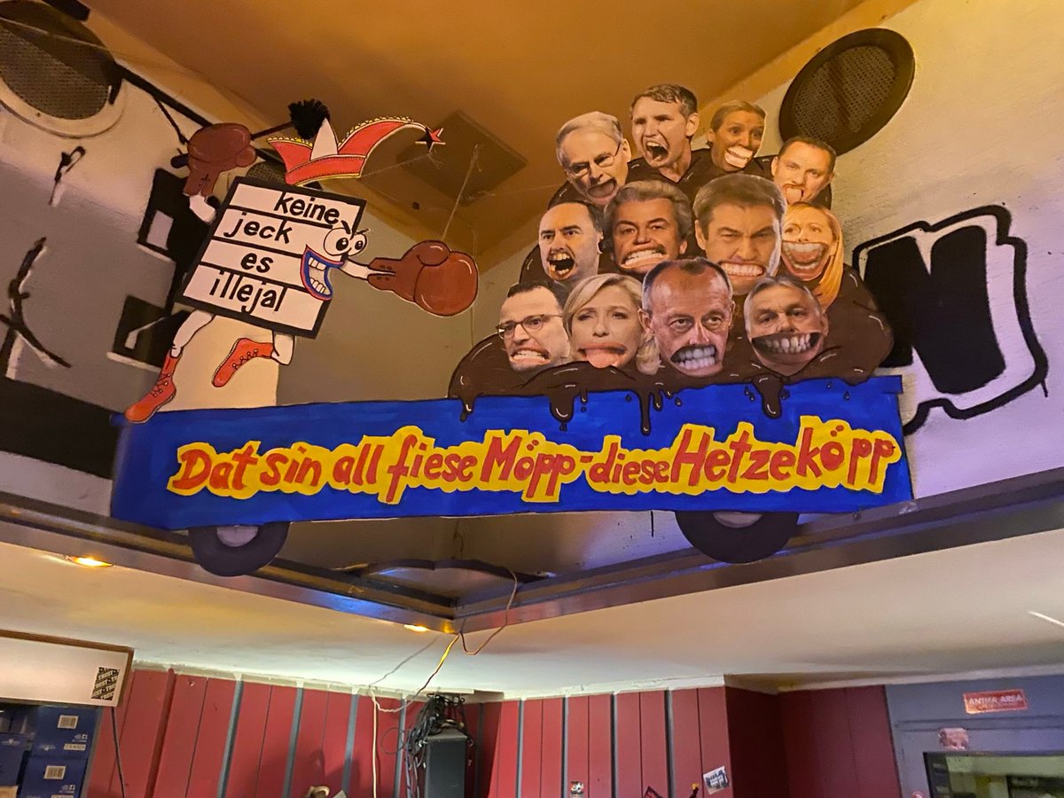antifa_ak_koeln's tweet photo. Leeve #Jecke! Wir danken euch vielmals dafür, dass ihr über die tollen Tage euer Herz und Portemonnaie für die Gefangenen in Budapest geöffnet habt! Vielen Dank auch an das Team vom Qlosterstüffje und Kein Mensch ist Illegal, dass ihr das möglich gemacht habt! 1/3 #Antifa #Köln https://t.co/KOCs34AmCN