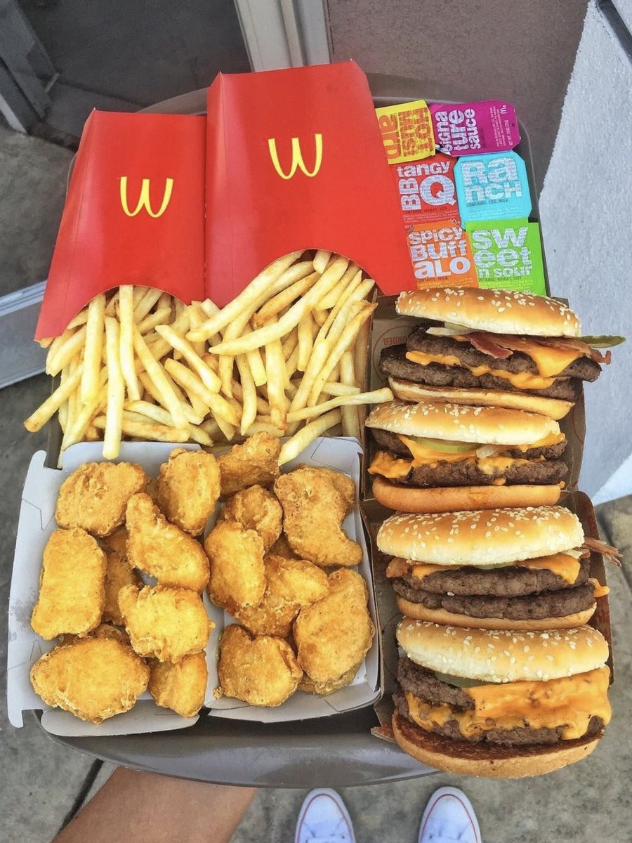 Hala McDonalds'a zıkkımlanmaya giden kim varsa yediği her lokma haram, zehir, zıkkım olsun. #BoykotaDevam