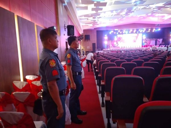 Starosa_Police's tweet photo. At about 12:10 PM on February 14, 2024, personnel of Santa Rosa CCPS under the supervision of PLTCOL DWIGHT F FONTE JR, Acting, Chief of Police, provided security assistance for the ongoing “Kasalang Bayan” held at the Auditorium City Hall in Santa Rosa, Laguna. https://t.co/xv82hk4GCc