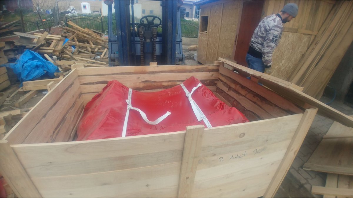 ANDENIZCILIK's tweet photo. Ürünlerinizi Shrink Wrap Paketleme ile koruyun ve Sandıklama hizmetimizle taşıma işlemine hazırlayın! Detaylar için web sitemizi ziyaret edin: https://t.co/MnybrRNGtJ 
#ShrinkWrap #Sandıklama #Taşımacılık #GüvenliTaşıma https://t.co/VEC0mLCn7b