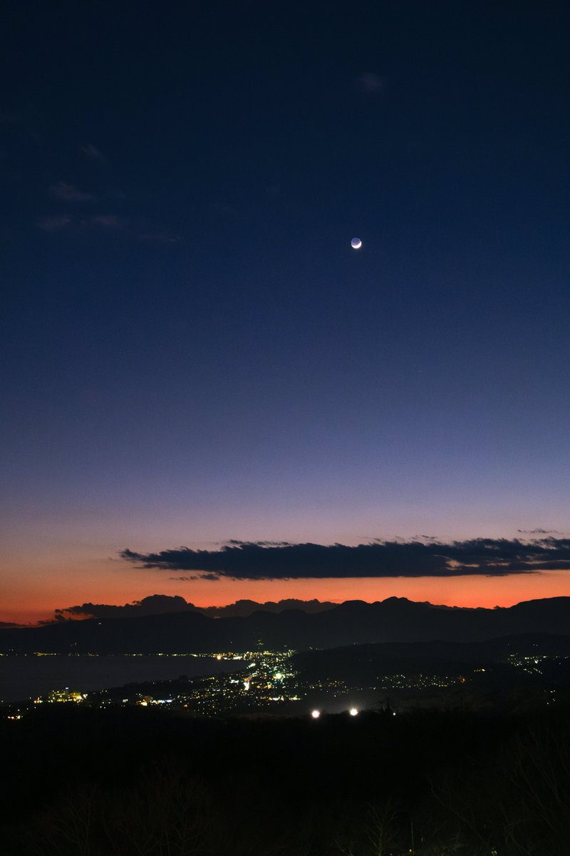 夕焼けに沈む月。
#fujifilm_xseries #xf1680