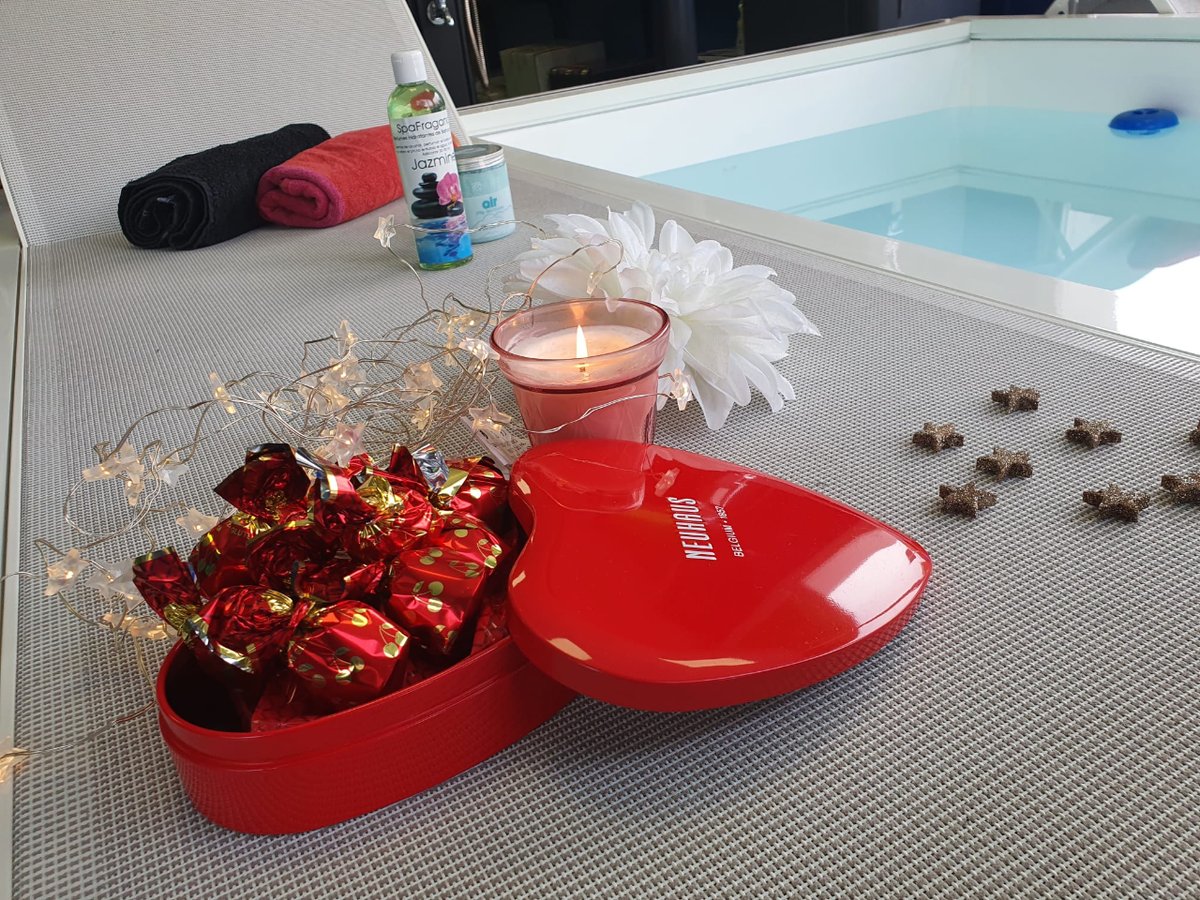 AAquamania's tweet photo. ❤️ Contacta amb nosaltres avui mateix per a més informació i reserva el teu jacuzzi ideal!

https://t.co/OnMgXJnsUW 
https://t.co/X92bJFPqbd

#SanValentí #MomentosRomàntics #JacuzziPerADos 🌟🛁 https://t.co/ME6bgPbQ3m