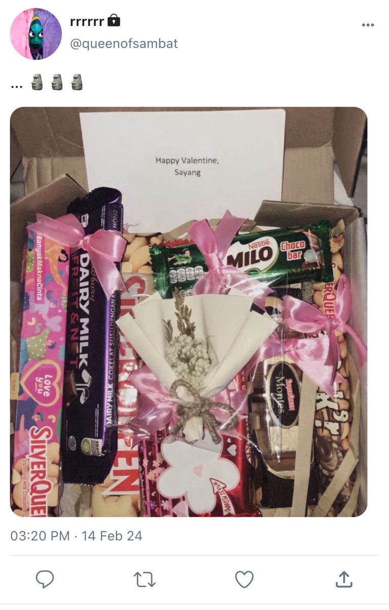 Happy Valentine, Sayang.

— from AU Badan Intelejen Sekolah

A few tweets au.