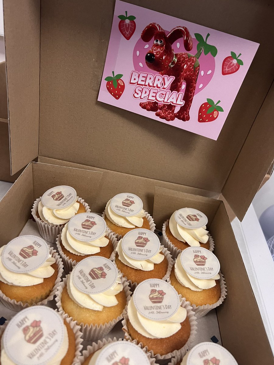 The management team are very grateful for our valentines cupcakes! 🧁💌 thank you @thegrandappeal @uhbwNHS