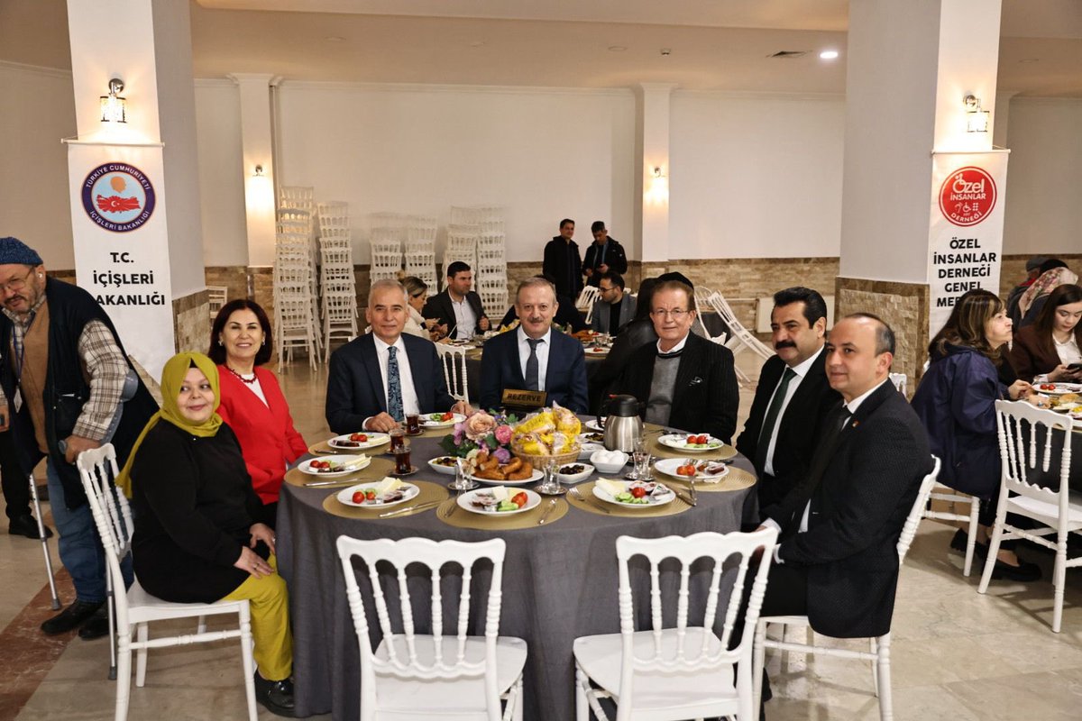 osmanzolan's tweet photo. Özel İnsanlar Derneği'nin düzenlediği programda birbirinden değerli özel kardeşlerimiz ile buluştuk.

Engelsiz kent Denizli'mizi daha güzele ve ileriye taşımak için hep birlikte gayret ediyoruz. https://t.co/Dom6VNlHLt
