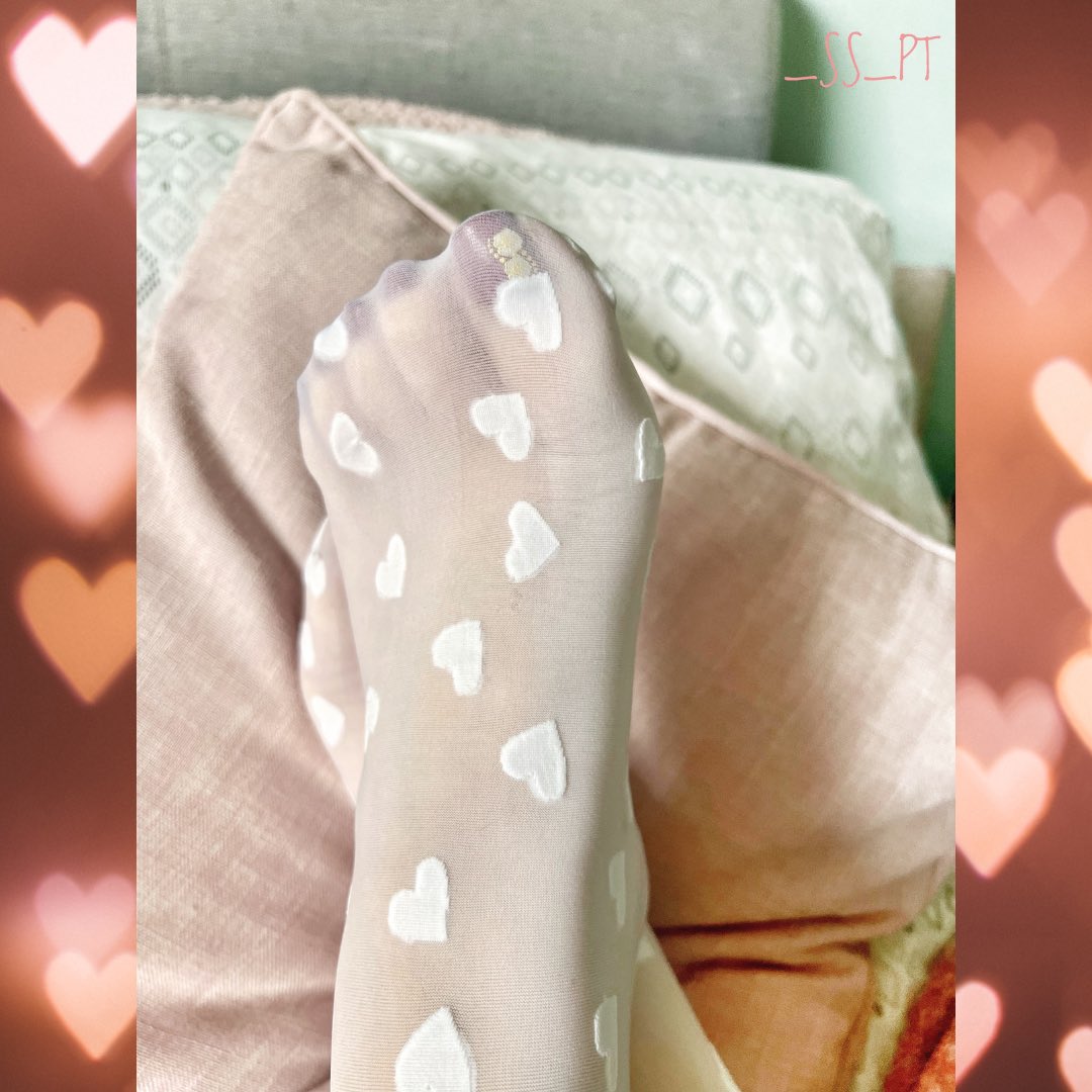 Happy Valentine’s Day 💘

#nylonfetısh #nylonlover #feetworshi̇p #valentineday #sheernylons #prettyfeet