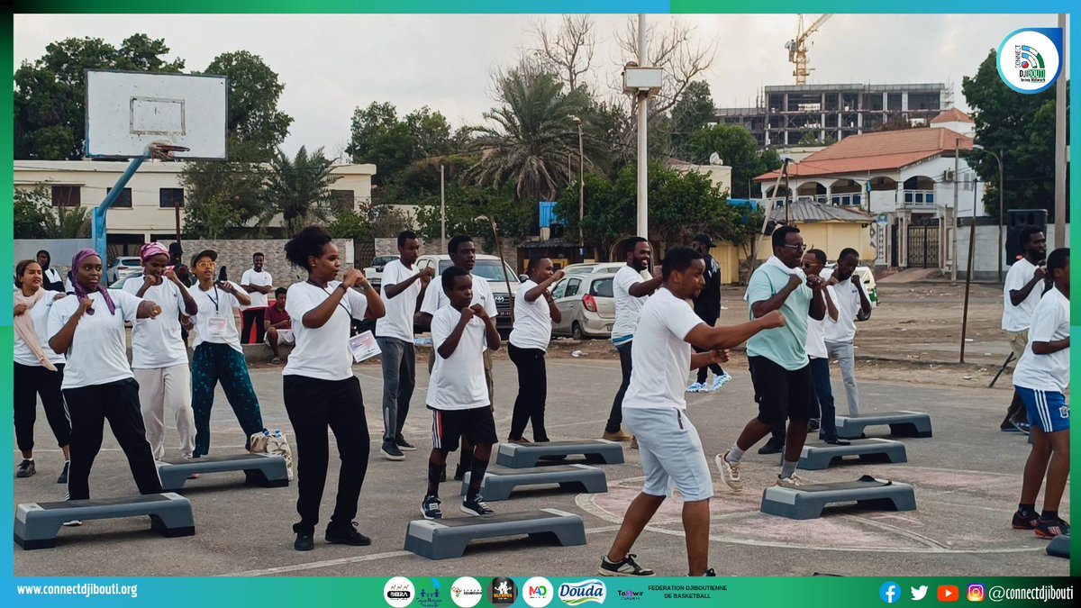MouhyadineAli's tweet photo. Très beau événement merci a toute celle et ceux qui se sont déplacés ! À l'équipe de @BeiraDjibout @ConnectDjibouti et nos partenaires la CNSS  @groupecoubeche @taswironline La salle Olympus  @maodigitaldj Douda et La FED de basketball de #Djibouti et @FatoumaSaredo. Faire une activité sportive au moins 1h30 par semaine est une chose que l'on doit rajouter à notre façon de vivre pour éviter tout problème de santé physique et Mentale , je vous y encourage  !
Merci encore à Mme @JCoubeche , @lagas_sassy @FarhanDjama5  @eloide_dou @omar_ahmed__ @Ayani_o @mohamedaa0  @ayubAbdou et a @Charmake_  let's do great thing 🚀