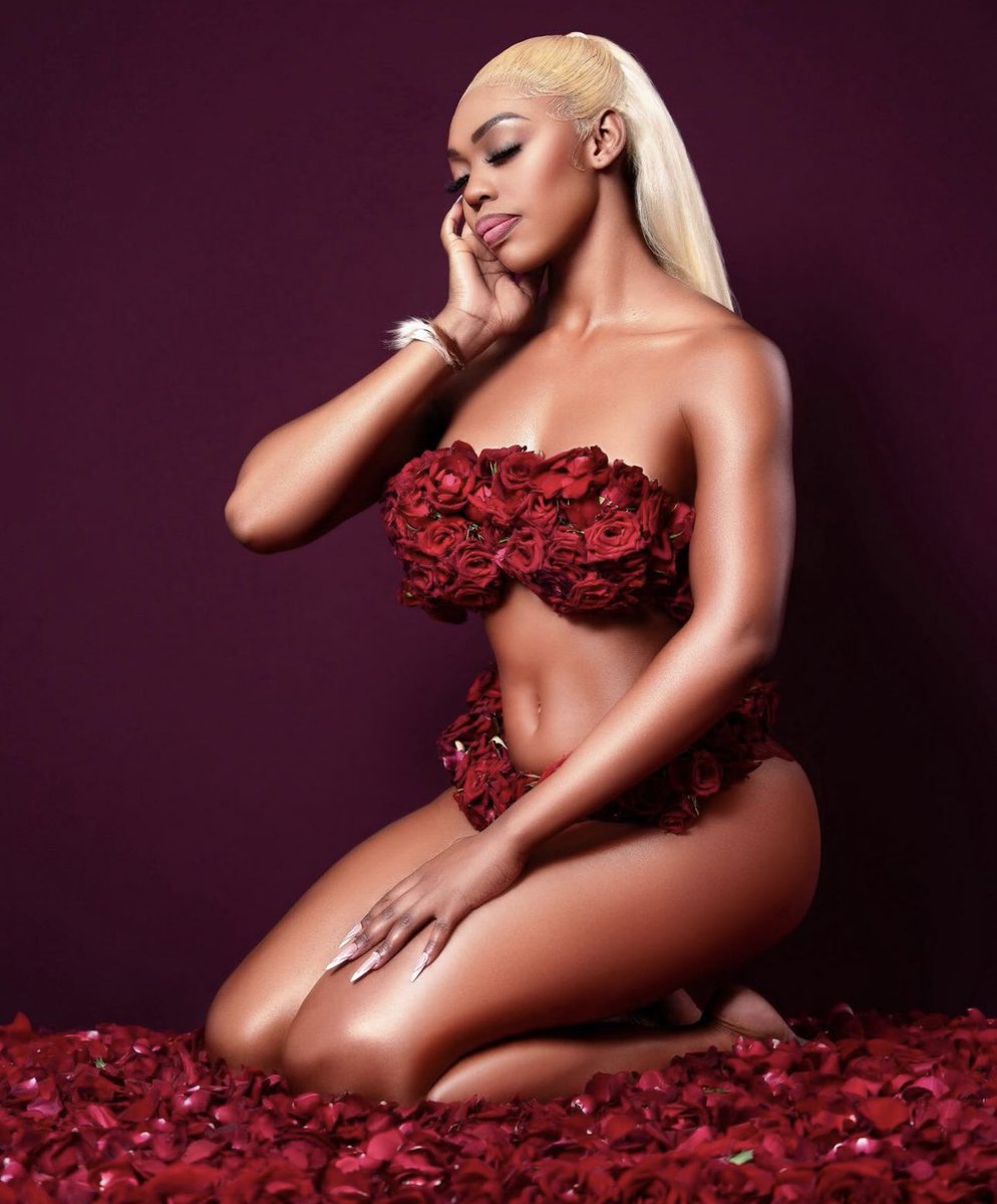 nozipho_mashaba's tweet photo. ‼️The Update‼️

Valentines Day Looks from some of South Africa’s faves.

Khosi Thwala

#ValentinesDay #valentinesday2024 
#TheUpdateWithNoziphoM
#Khosireigns https://t.co/r1IvRjbTwu
