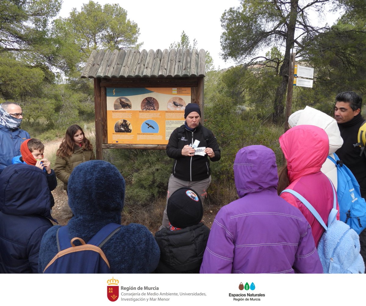 El Club de Senderismo Nacho Marco (AMPA Severo Ochoa de Los Garres) ha realizado con el #ServicioDeInformación una #RutaGuiada 🚶 🚶‍♀️ 🚶‍♂️

En familia descubrieron y conectaron con la #Naturaleza y con la #Historia del #MonteArabíMN ⛰️

#EducaciónAmbiental