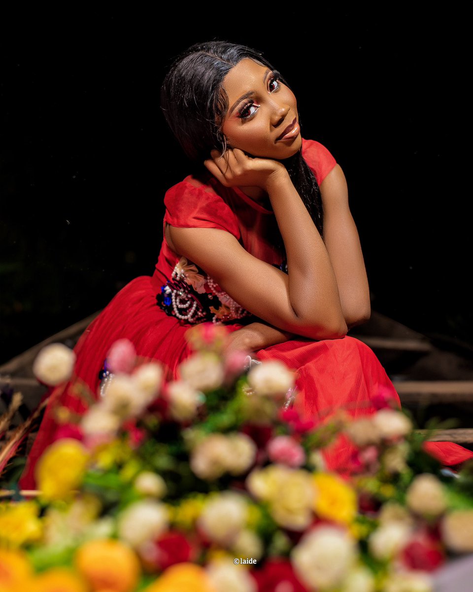 WisdomOladapo's tweet photo. ๐: @nikkys_glam_
๐โโ๏ธ @styledby_g.g
๐ธ @laidephotography_ng
Model: @guidancejames
#Portraitphotographer #photographersinlagos #portraitsoftheday #photooftheday #portraits #blackgirlmagic #photooftheday #campussnap #vogueeko #westafricanportraits #love #VALTINE https://t.co/x8FsViKP9I