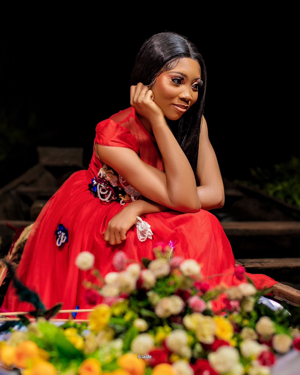WisdomOladapo's tweet photo. ๐: @nikkys_glam_
๐โโ๏ธ @styledby_g.g
๐ธ @laidephotography_ng
Model: @guidancejames
#Portraitphotographer #photographersinlagos #portraitsoftheday #photooftheday #portraits #blackgirlmagic #photooftheday #campussnap #vogueeko #westafricanportraits #love #VALTINE https://t.co/x8FsViKP9I
