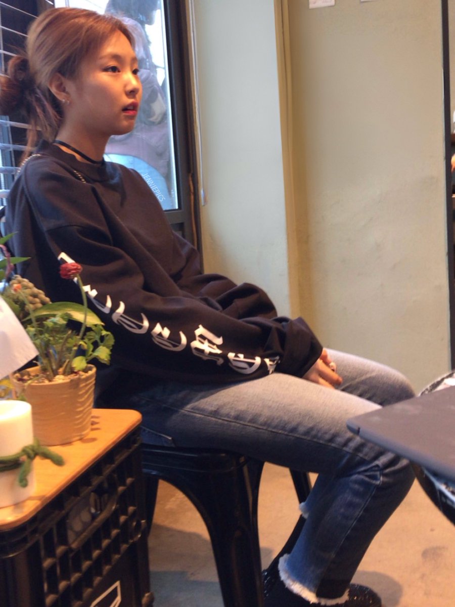 jenniepics's tweet photo. UNSEEN PREDEBUT JENNIE https://t.co/06jeeMPnK9
