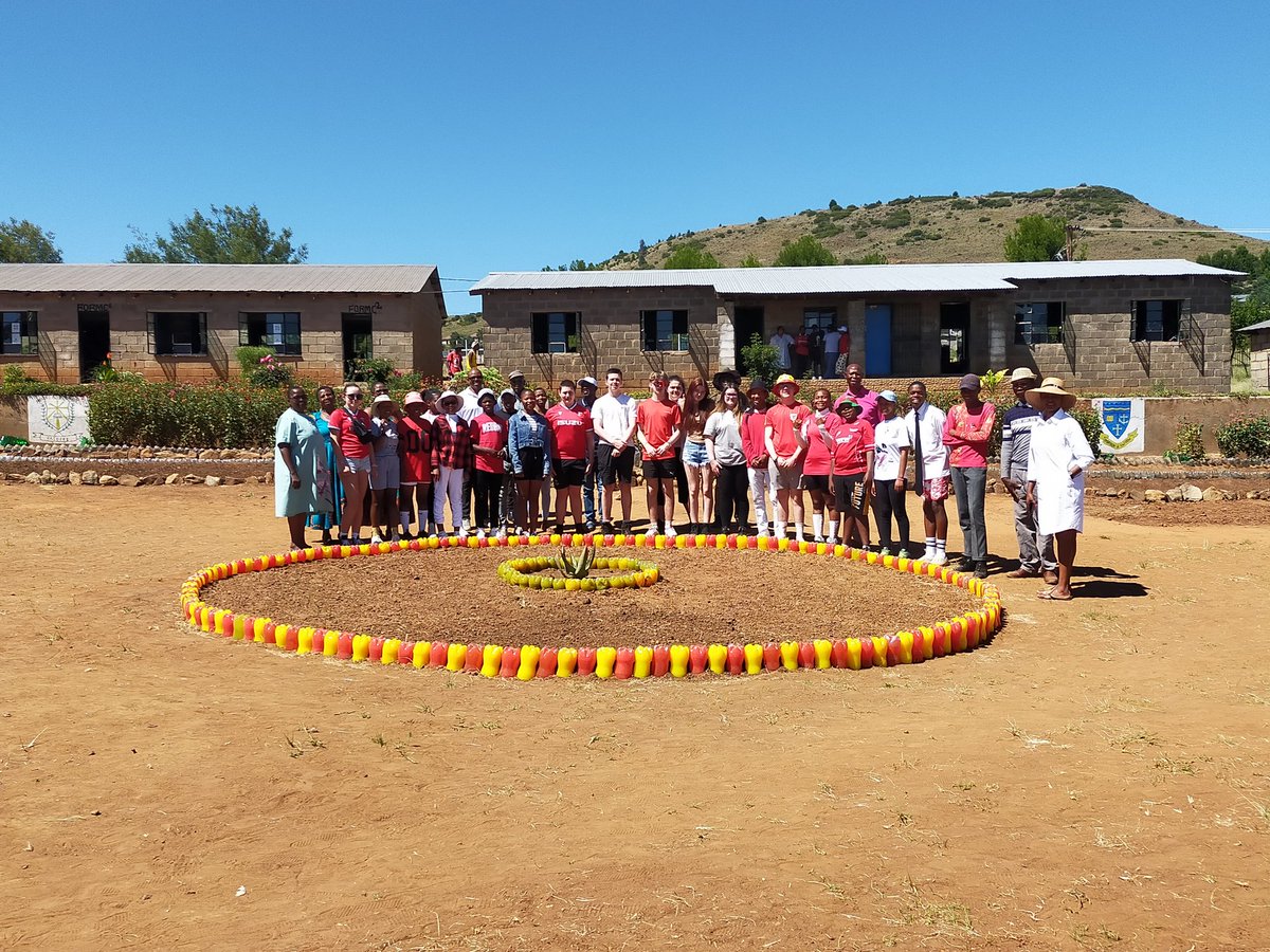ActGlobCitizen's tweet photo. Thank you to the families of Moyeni HS students of Glan-y-Moyeni Teams 2023 &amp; 2024 for coming this morning! We had a lovely time together 😃 Long live our partnership! 🏴󠁧󠁢󠁷󠁬󠁳󠁿 🇱🇸 @glanymorschool @DolenCymru @TaithWales #Lesotho200 #PrideOfPlace2024 https://t.co/hoQEjpGSSt