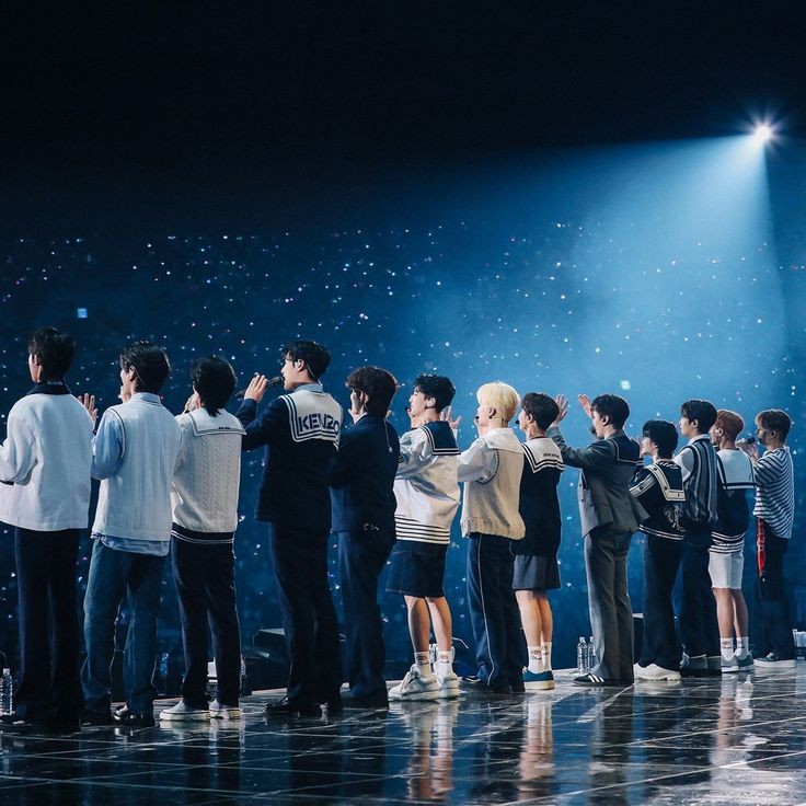 Zyleigh109's tweet photo. until the last say the name‚ my home. Happy carats day! https://t.co/qD5dxV4EXa