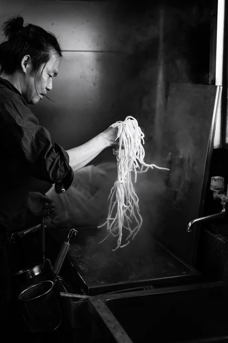 生うどんつちやのうどんを現地で食べた感動が忘れられない。職人の技も間近でみせていただいた。 