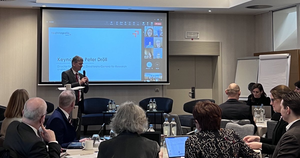 Lino_OfficeLT's tweet image. Another busy day: workshop on #TechnologyInfrastructures