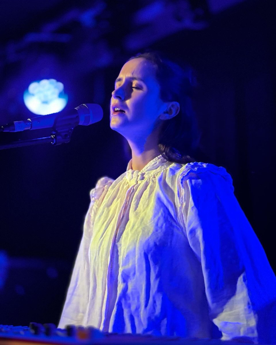 Thank you @rachael_lavelle for your stunning performance last night at @WaitingRoomN16 with @BOTWevents #rachaellavelle #femalesingersongwriter #irishmusician #irishmusic #dublinmusician #dublinmusic #altfolk #femalepianist #gigphotography #livemusicphotography #gregsgigs