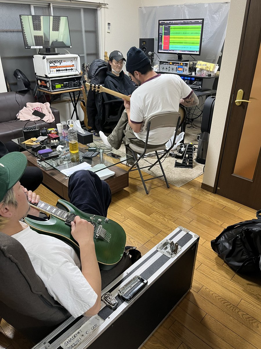 SHADOWS_JAPAN's tweet photo. REC day5🔥

Vo &amp; Gt

#スタジオ山中 
@AtticStudioJP 

#スタジオ田浦
@GakuTaura https://t.co/Y5Erill8n9
