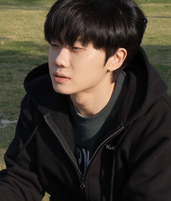 meow_0914's tweet photo. 그거 아시나요. 배드바츠마루는 원래 생머리인데 있는 힘껏 머리를 스타일링 해서 그 머리가 되는거임. https://t.co/qlUUebMvBw