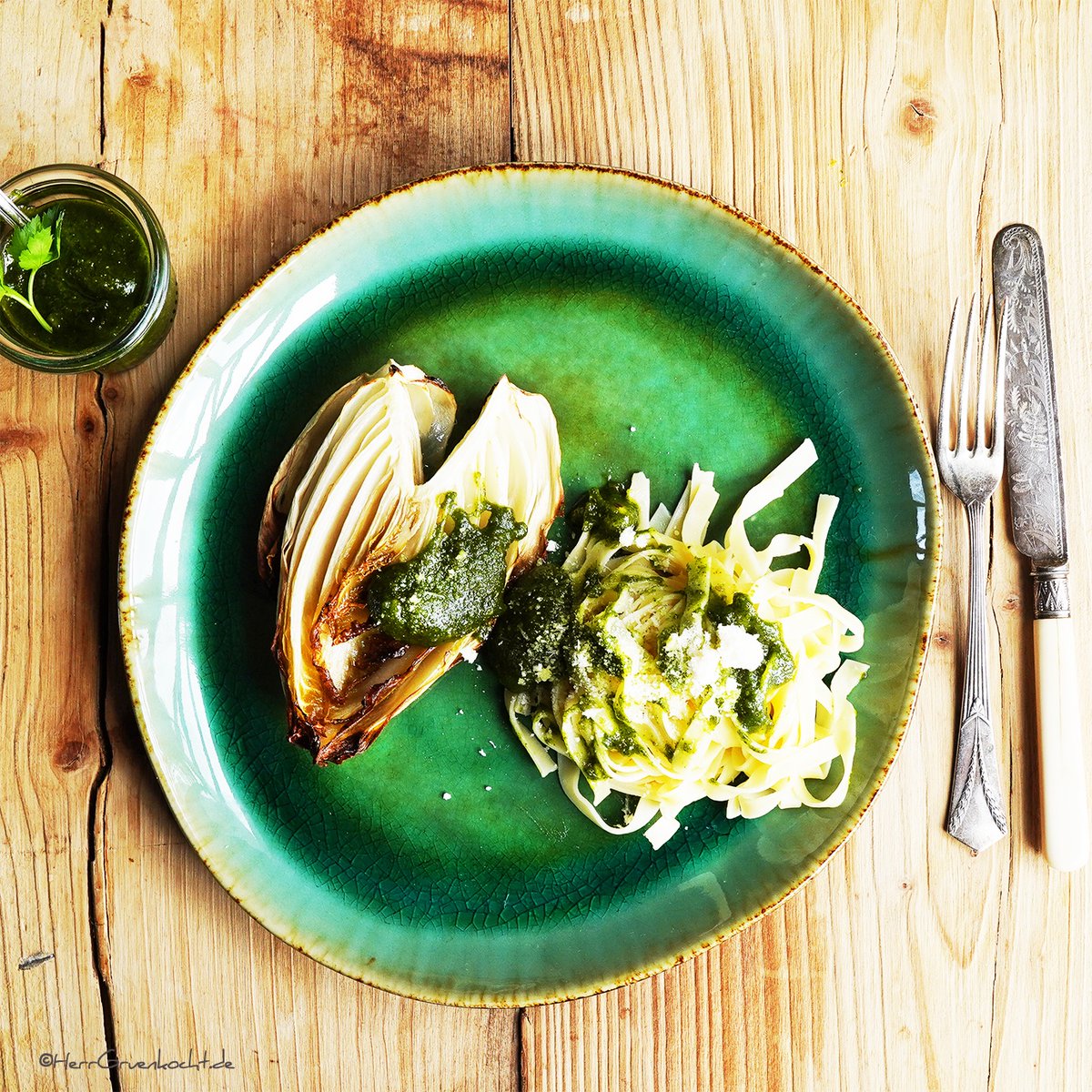 HerrGruenkocht's tweet photo. Jetzt mit Rezept:
Im Ofen geschmorter Chicorée mit Petersilienpesto und Tagliatelle
https://t.co/xekVBZBpud
#chicoree #Pesto #Petersilie #Pasta #Tagliatelle #vegetarisch #HerrGruenkocht https://t.co/xy6z5yAQeL
