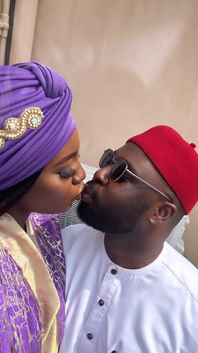 Ola_mara_mma's tweet photo. Name: EZINNE
Partner’s Name: OKECHUKWU
What the Lord has done for Me: Jehova don butter my bread &amp; Sugar my Tea!!!… Almost a Year of laughter and Peaceful co-existence🥰
My sweet Valentine ❤️ https://t.co/bCAkPK6Rdm